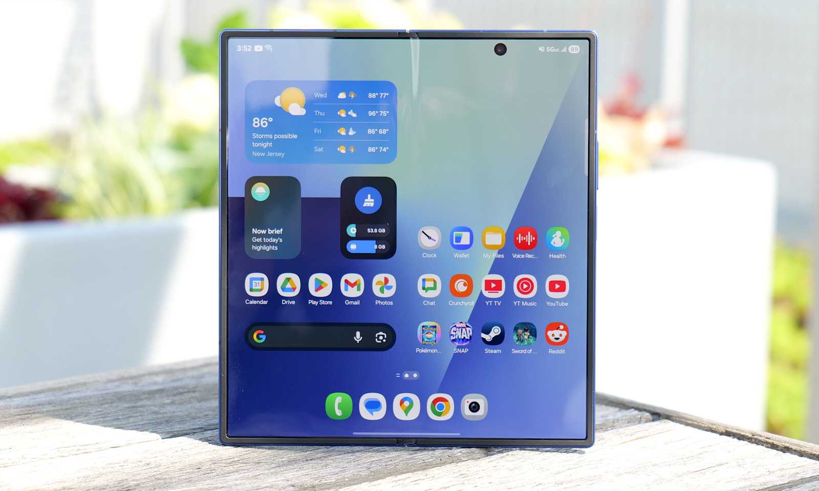 Primerjava Samsung Galaxy Z Fold 7 in Galaxy Z Fold 6 tanjši lažji dizajn