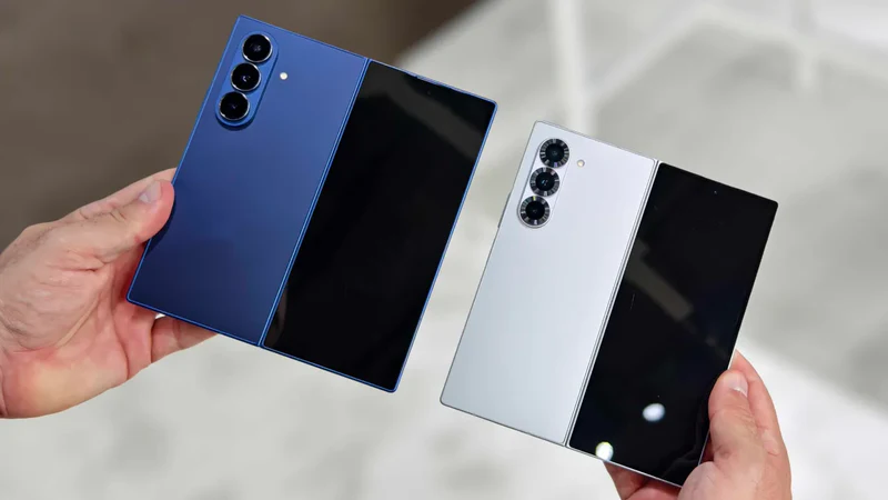 Samsung Galaxy Z Fold 7 trojna kamera 200 MP glavna, 12 MP ultra široka, 10 MP telefoto